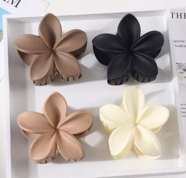 4Pcs New Fashion Flower Hair Claws for Women Large Hair Clips Crab Clamps Frosted Ponytail Shark Clip Headdress Hair Accessories Online Hot Sale